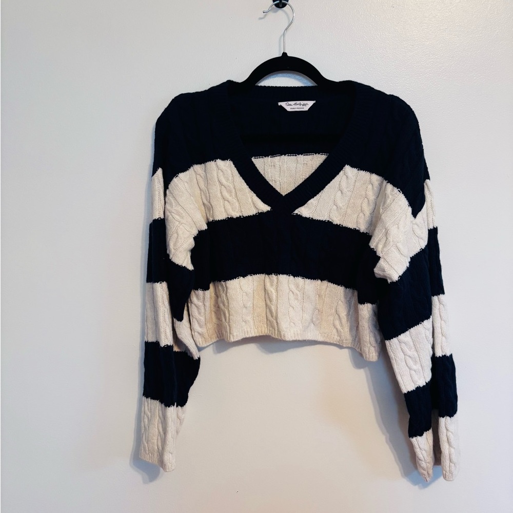 Miss Selfridge knit cropped sweater.  Cable knit with v neck, striped size small